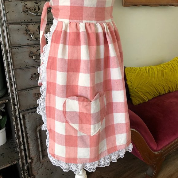Pink and White Gingham Vintage Half Apron with Heart Pocket and Lace Trim - Picture 2 of 4